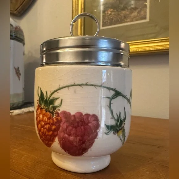 Vintage Strawberry Home Decor
